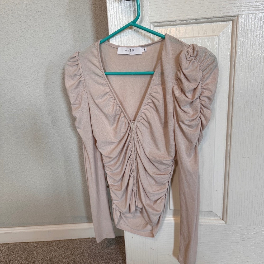 ASTR Ruched Long Sleeve